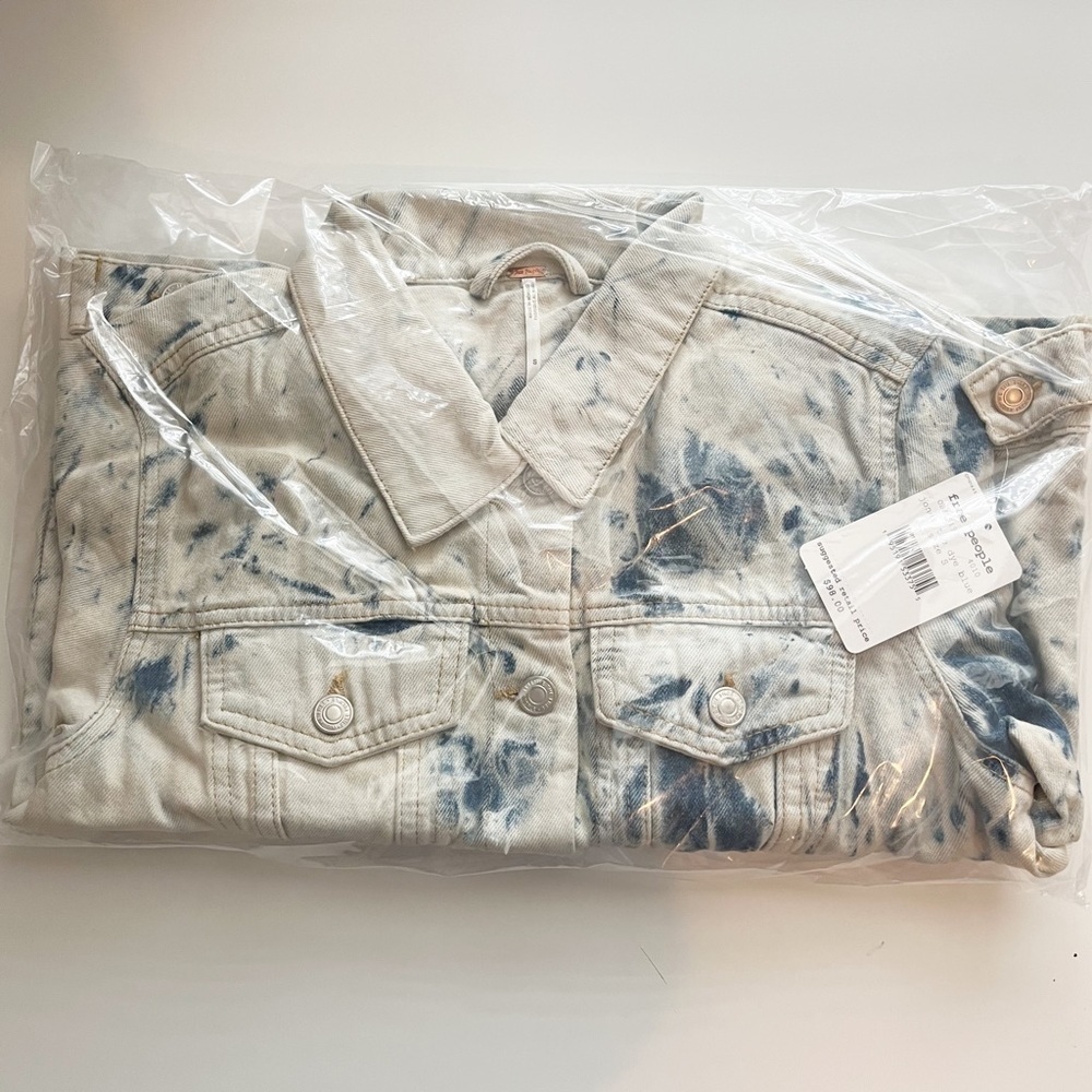 Free People Rumors Denim Jacket in Jones Tie Dye Blue - Picture 6 of 11